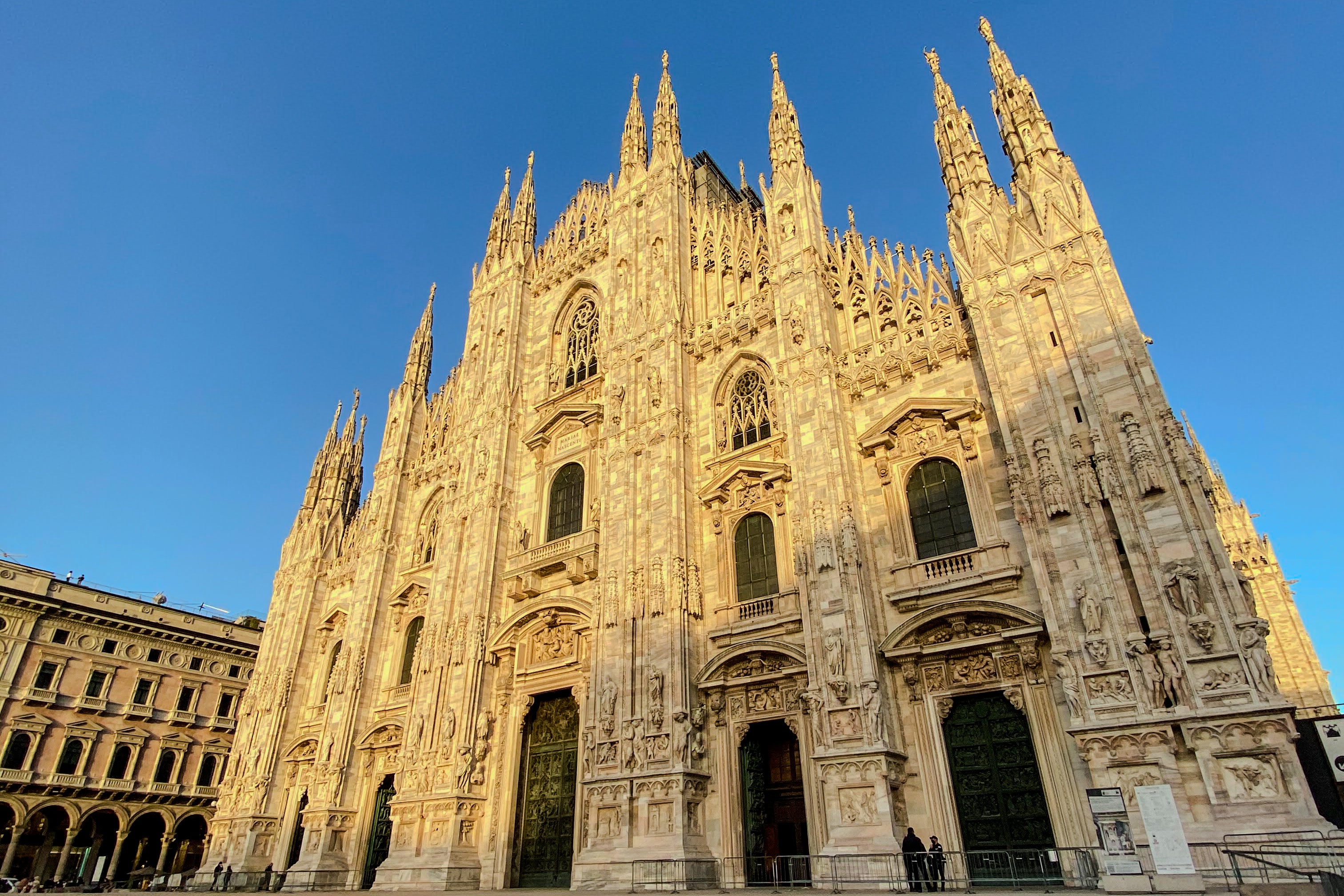 Milan Uncovered: A Walking Tour from Landmarks to Secret Spots